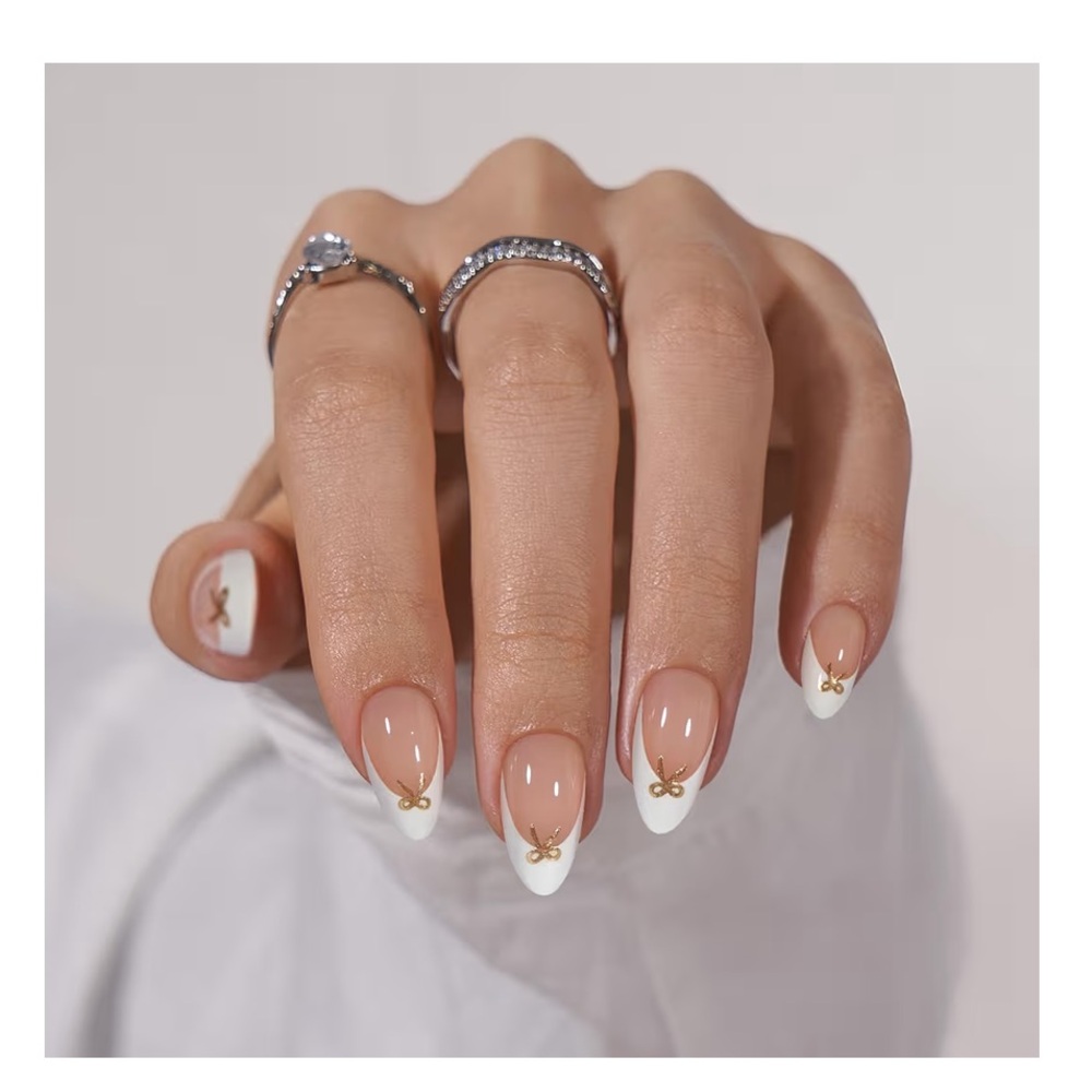 btartbox 𖤓 press on nails.